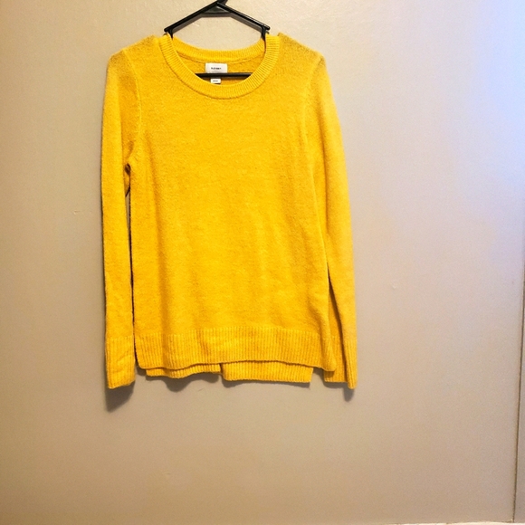 Sweater - Picture 1 of 3